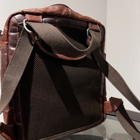 Jack George Voyager Convertible Crossbody/Backpack - Picture 4 of 4